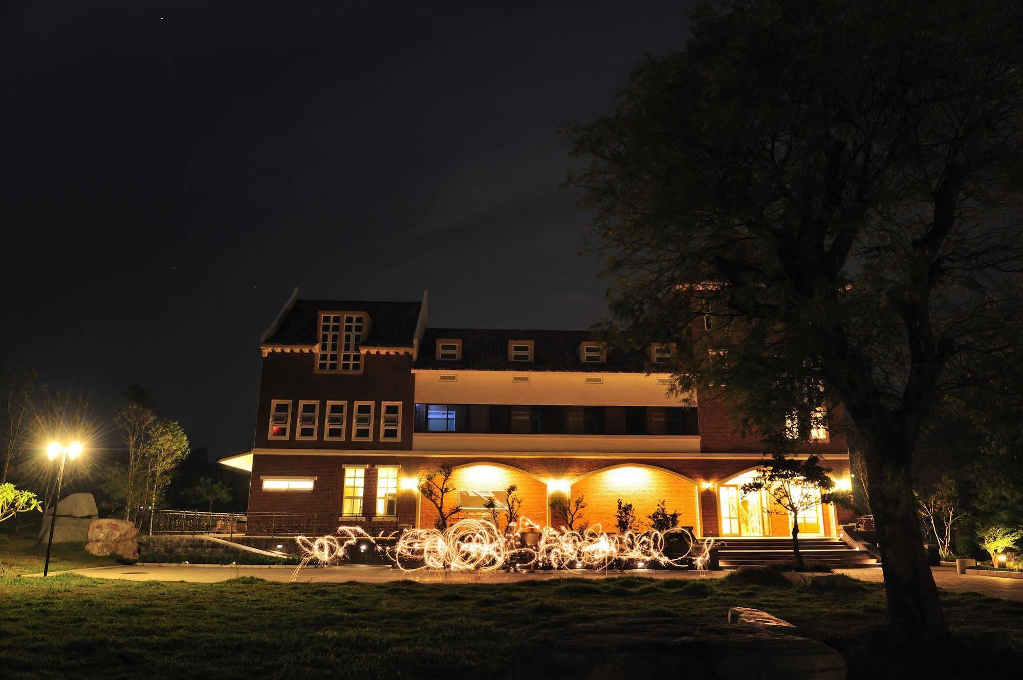 דאהו Schokolake Country House מראה חיצוני תמונה